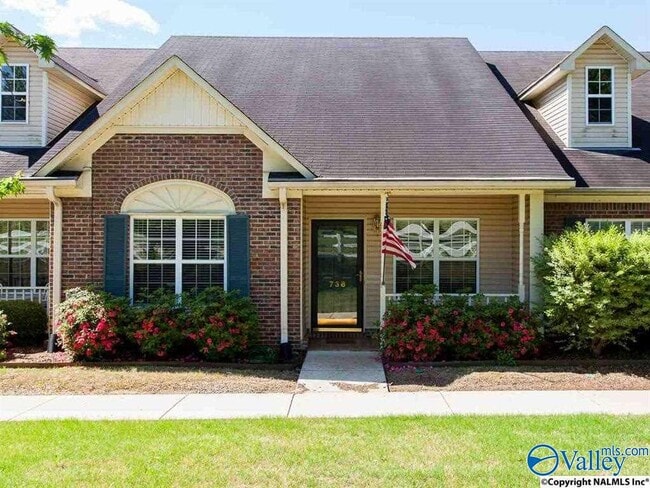 Building Photo - 736 Hobbs Rd SE