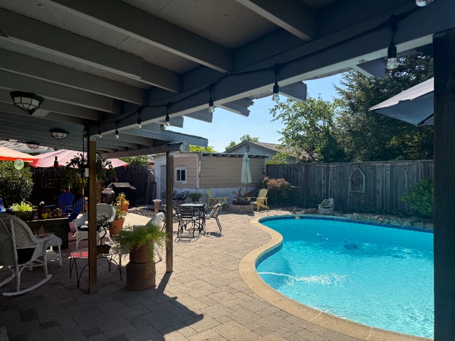 Photo - 1550 Bluebonnet Way