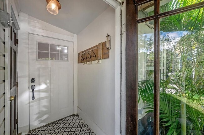 Photo - 236 W North St Unidad B