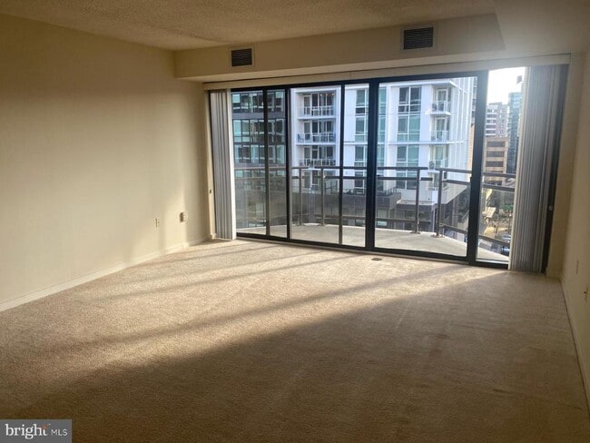 Photo - 1530 Key Blvd Unit 909