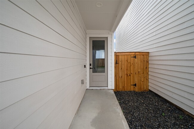Photo - 6742 Peerless St