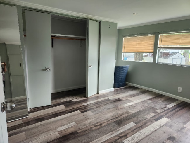 Photo - 1579 Duchamp Rd