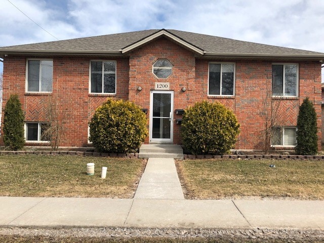 Building Photo - 1200 George Av Unit Lower