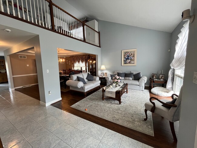 Photo - 1036 Meadow Dr