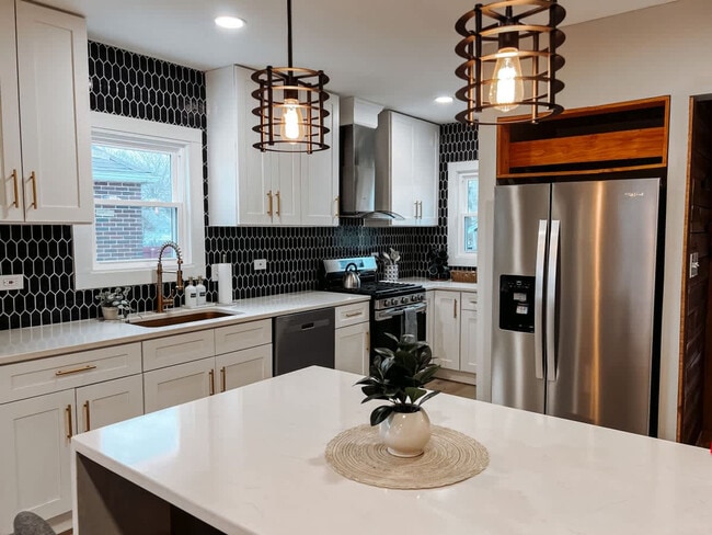 Photo - 3923 Victory Blvd Unit SI ID1496091P