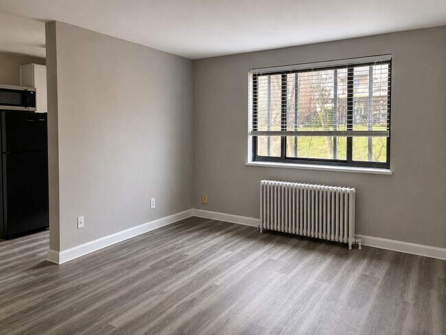 Photo - *** Pet Friendly Apartments in Mt. Lebanon * Near Castle Shannon T Stop * Affordable and Spacious...