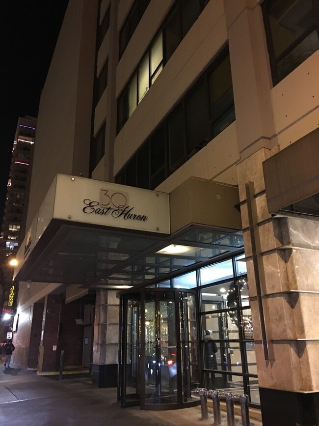 Building Photo - 30 E Huron St Unit 1410