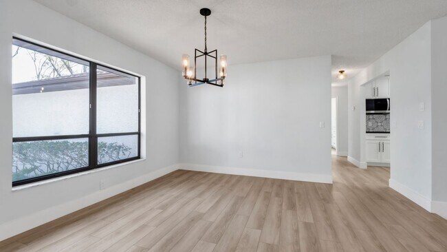 Photo - 4907 Parson Brown Ln
