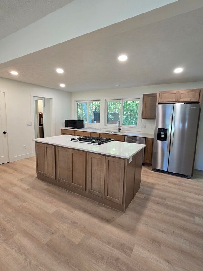1499 N Scenic Dr