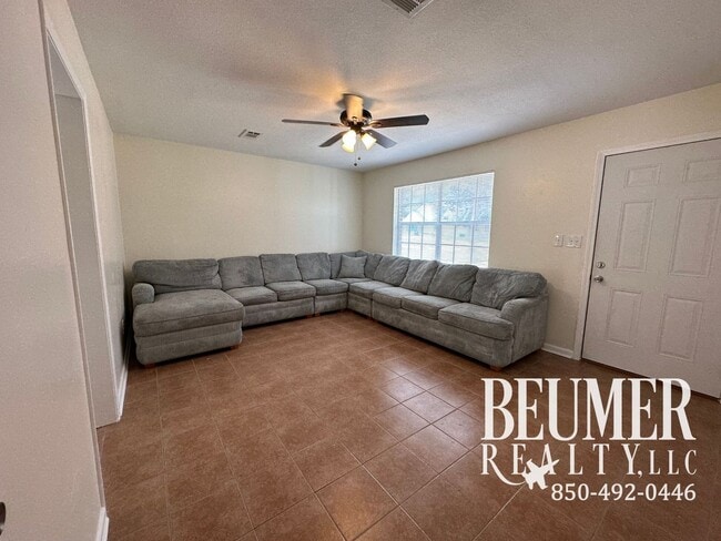 Photo - Coastal Living in Charming Innerarity Point