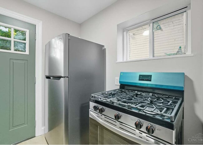 Photo - 5716 Hamilton Ave Unit 1