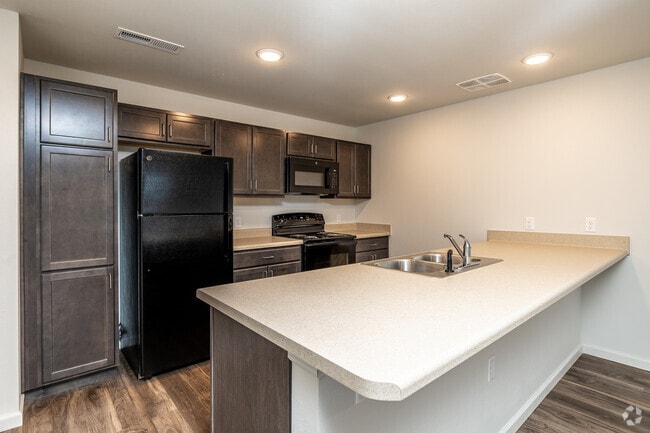 1BR, 1BA - 685 SF