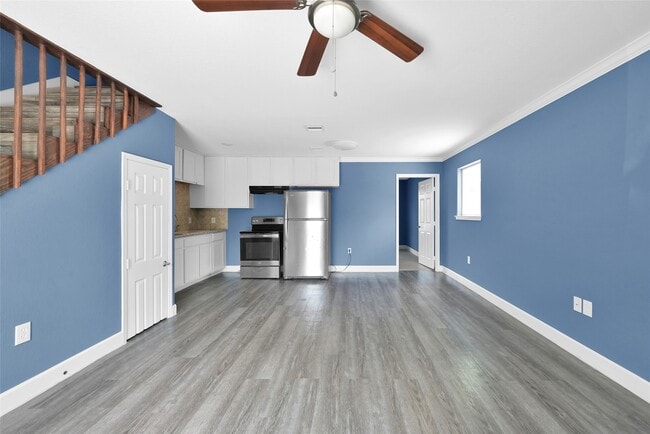 Building Photo - 11375 Allwood St Rental