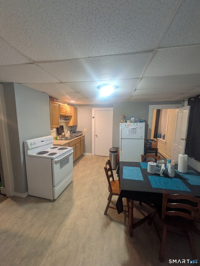 Photo - 174 S Main St Unidad 4