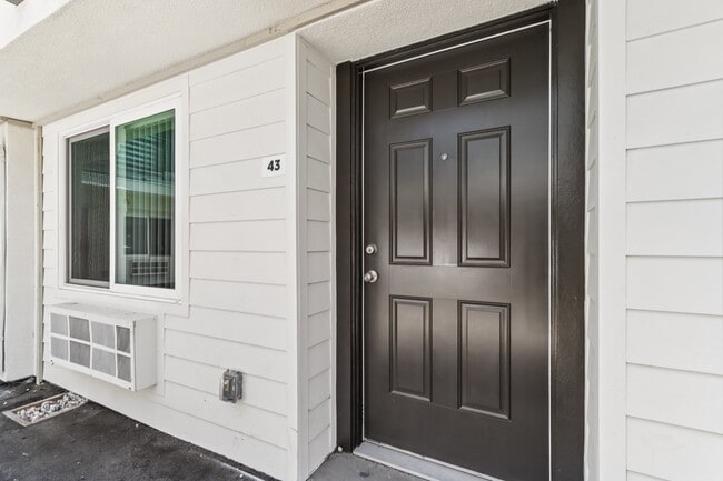 Photo - Shermanair Apartments