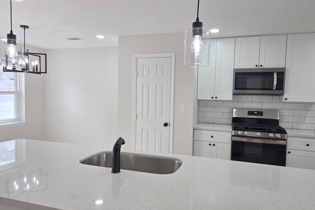 Photo - 8822 Rowan Ln