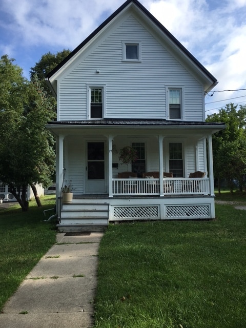 17 Oak St