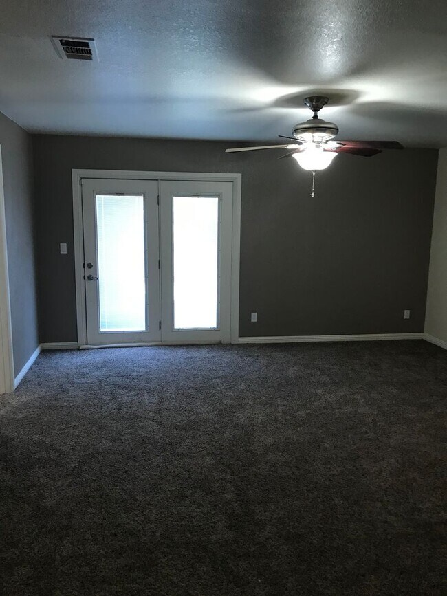 2110 Merced St House House Rental in Dos Palos, CA