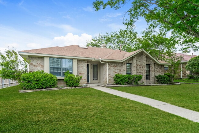 Photo - 3239 Wichita Dr House