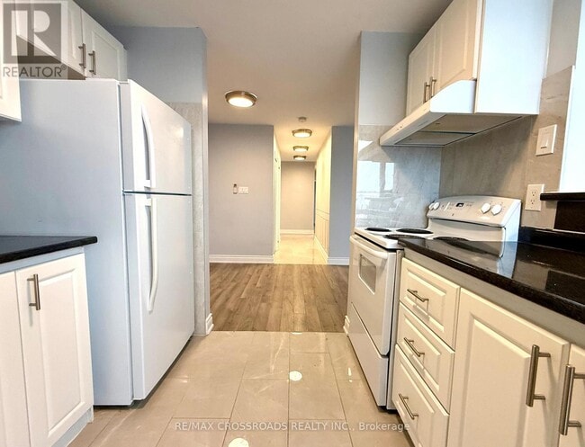 Photo - 363 Lakeshore Rd E Unit 802