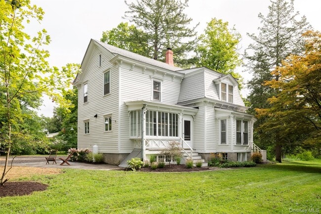 Photo - 42-44-44 Montgomery St