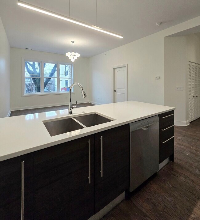 Photo - 1537 N Orleans St Unit 5F