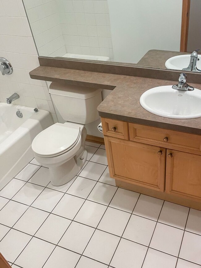 Photo - 2714 N Wayne Ave Unit 2714-2