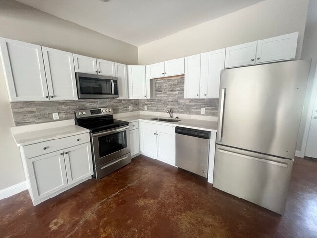 Photo - 309 Broad St