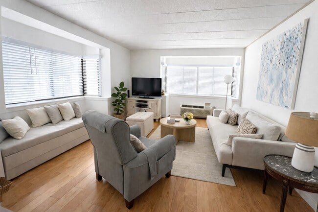 Building Photo - 5 Linden St Unit 2E