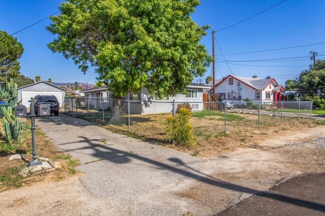 1364 Turquoise Ave