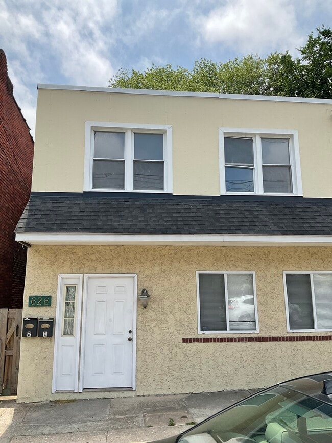 Photo - 626 W Airy St Apartment Unit 2