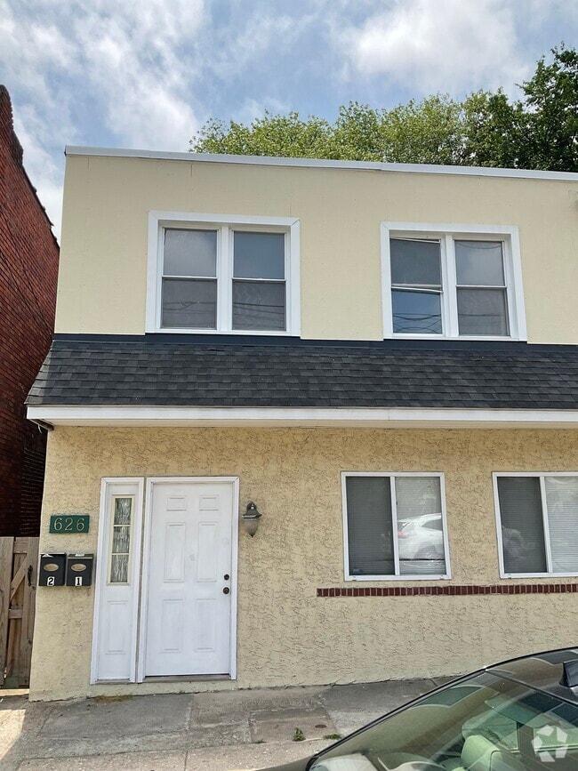 Building Photo - 626 W Airy St Unit 2 Rental