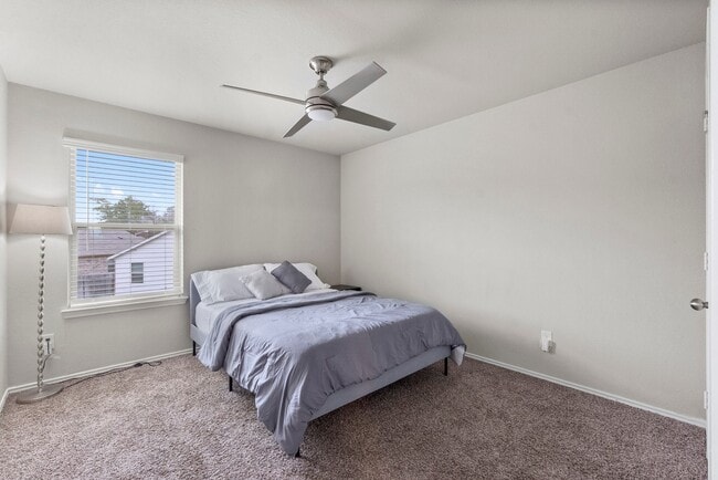 Building Photo - 18101 Woodpecker Trl