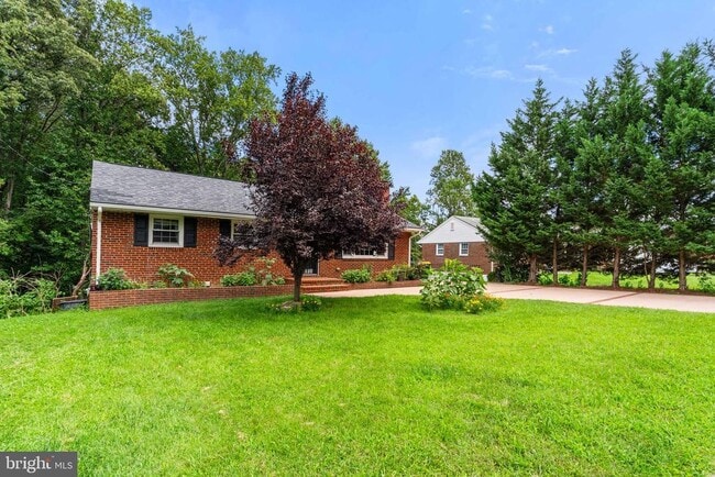 Photo - 6808 Darby Ln