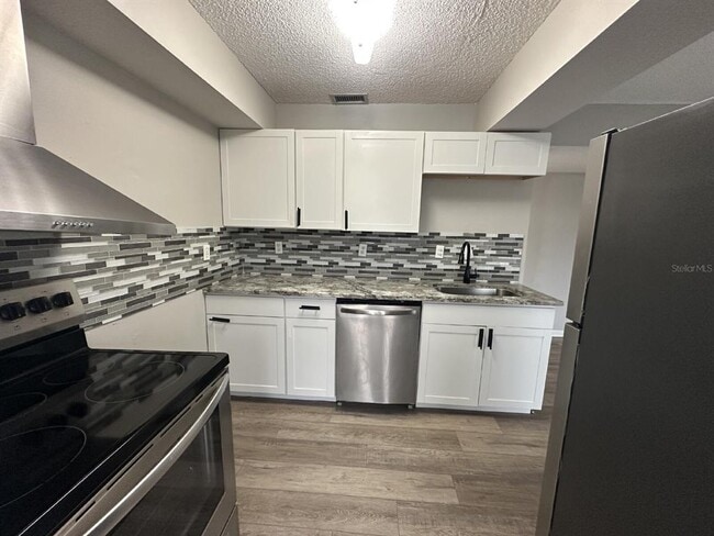 Photo - 1108 Country Club Ln