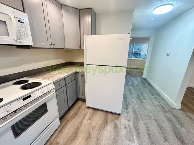 Photo - SE Ankeny Duplex Unit 17101