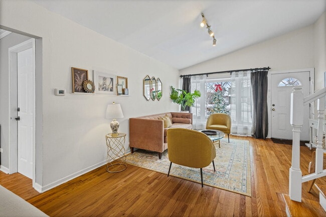 Photo - 42 W Taylor Rd