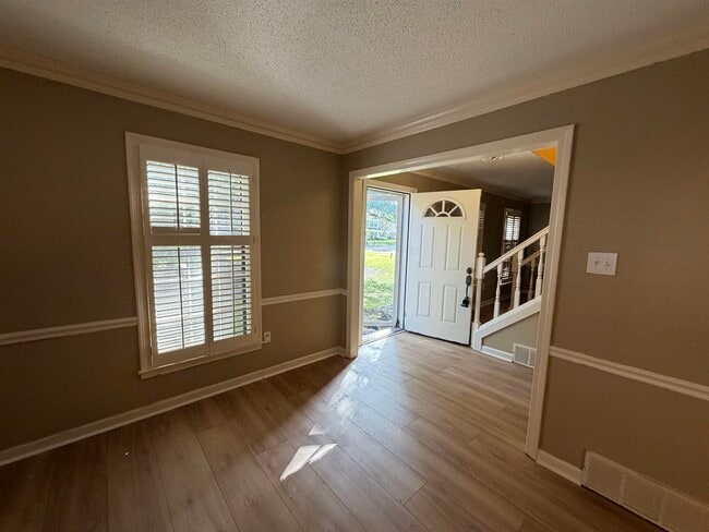 Photo - 8149 Kimbrook Dr