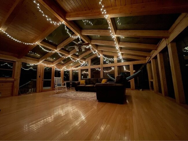 Photo - 148 Eagle Fjord Rd Unidad A Upper