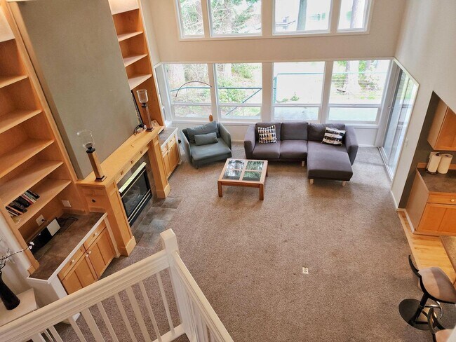 Photo - Beautiful 3 Bed 2.5 Bath Waterfront Home i...