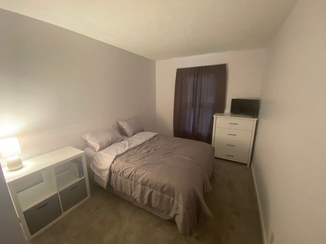 Photo - Furnished 3 Bedroom 2 bath TownHome