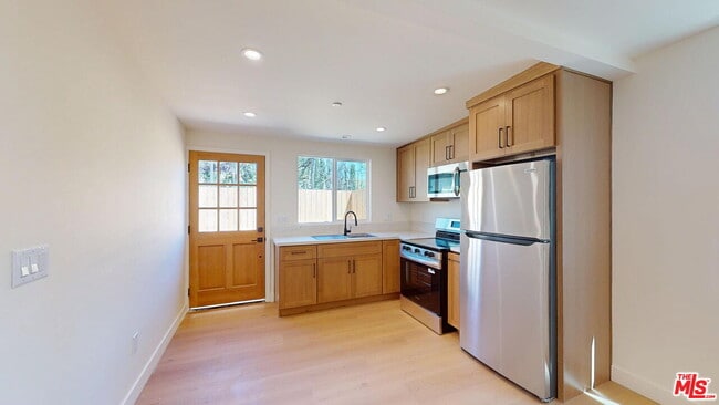 Photo - 6443 Satsuma Ave