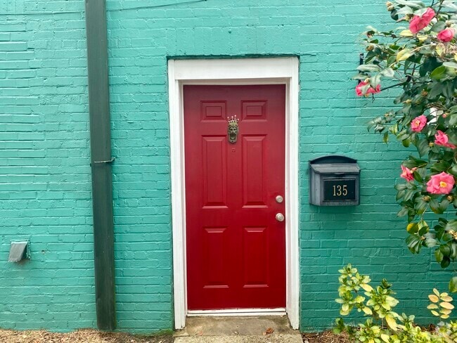 Building Photo - 135 Laurens St SW Rental