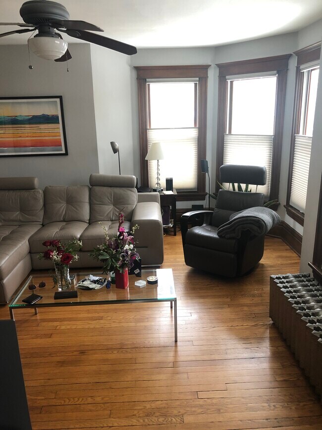 Photo - 1339 Rutledge St Unidad 2