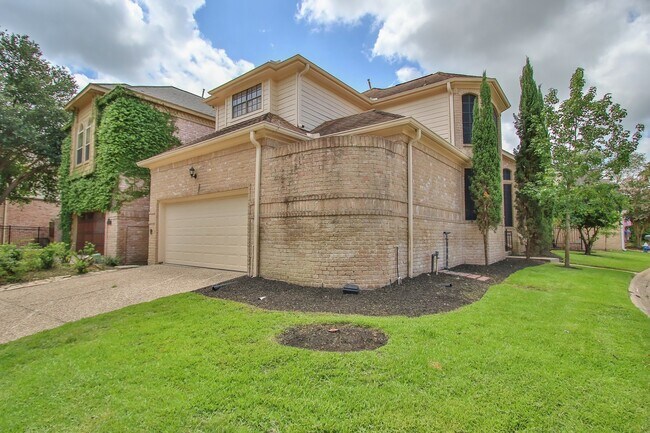 Photo - Huge breathtaking home!! Gated comunity with private lakes!