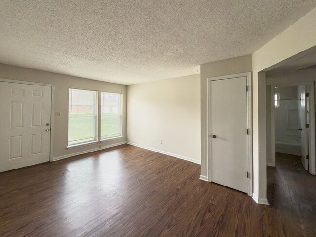 Photo - 2523-2523 E Morris Dr Unit 2521 E Morris Dr