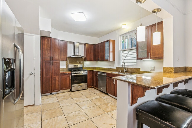 Photo - 2506 State St