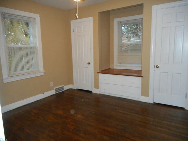Photo - 4+ Bedroom Home Located Near UofL Campus