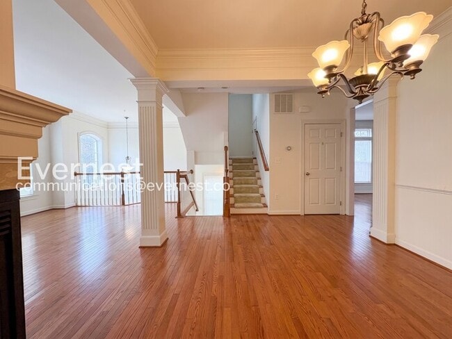 Photo - 1620 Whitehall Dr
