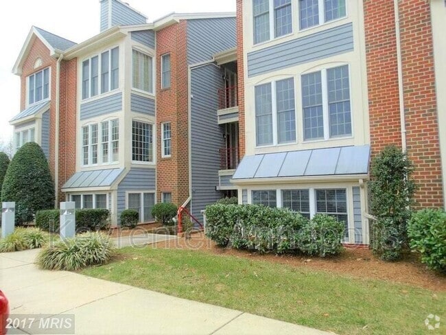 Building Photo - 2711 Summerview Way Unit 302 Rental